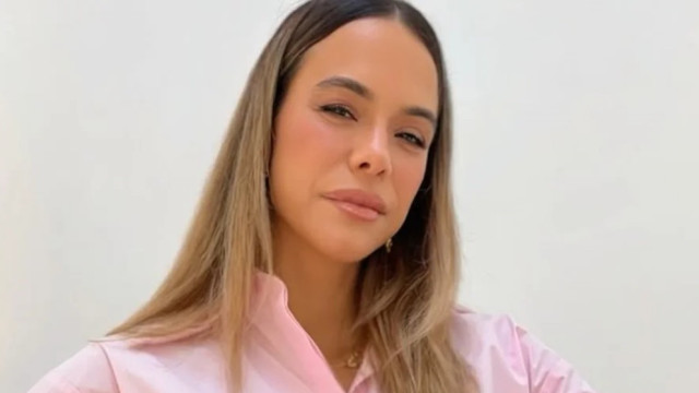 Miá Mello desembarca no Brasil após ficar presa 11 dias no Catar