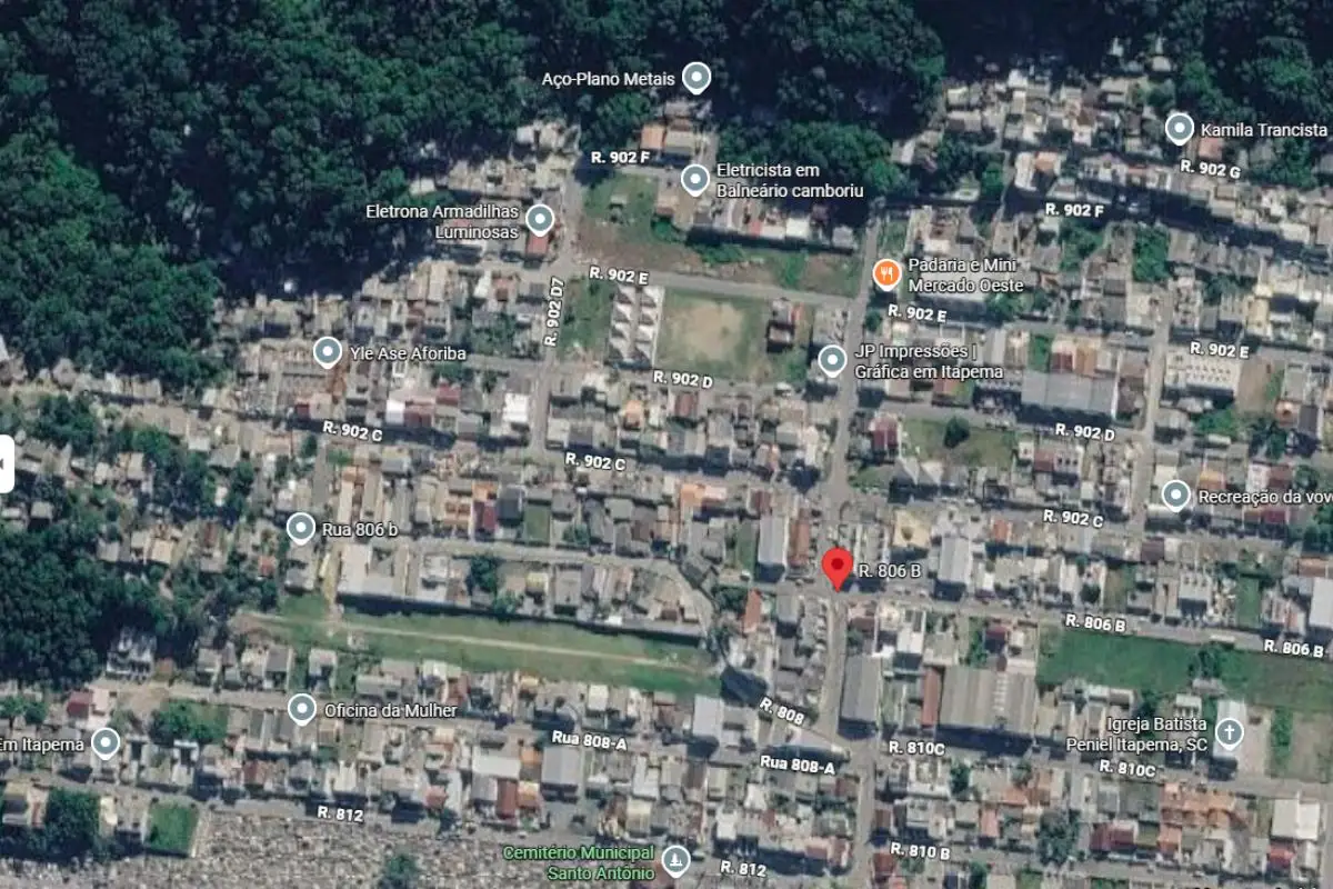 Carro foi localizado em área conhecida pela venda de drogas. (Foto: Reprodução/Google Maps)
