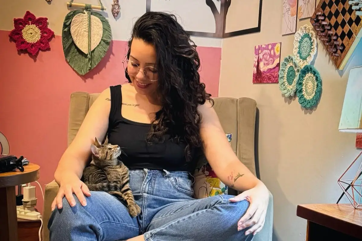 Cristiele e seu gato Chico