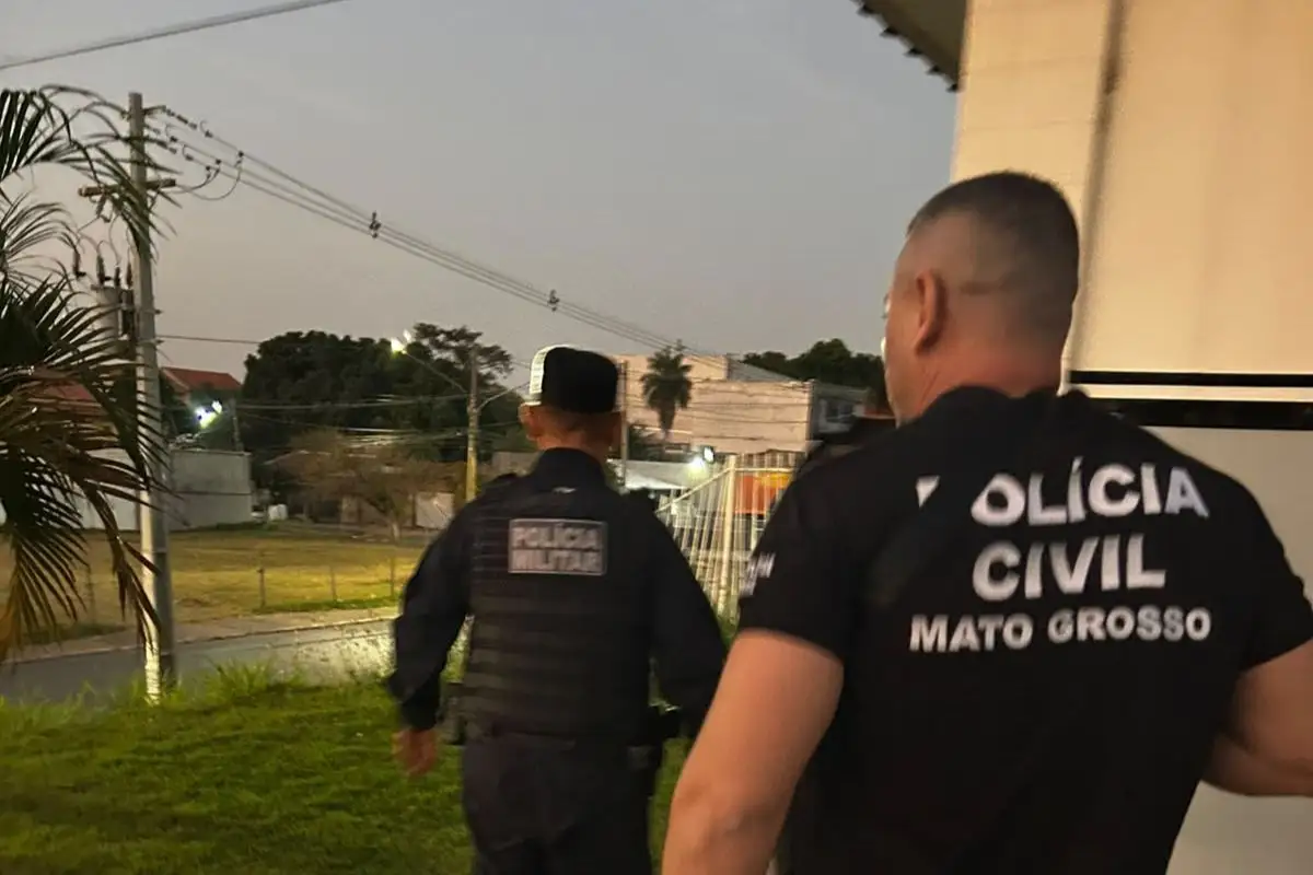 O cumprimento das ordens judiciais é acompanhado pela Corregedoria da Polícia Militar, em razão do investigado ser filho de um policial da corporação.