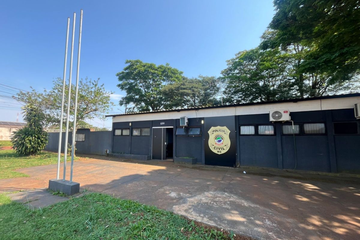 Equipes da polícia brasileira e paraguaia trabalham em conjunto para localizar o autor do crime. (Foto: Liniker Ribeiro)