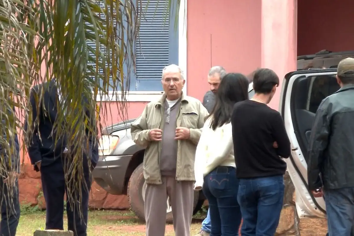 Médico cardiologista João Jazbik Neto, na residência onde o caso ocorreu (Foto: William Guedes)