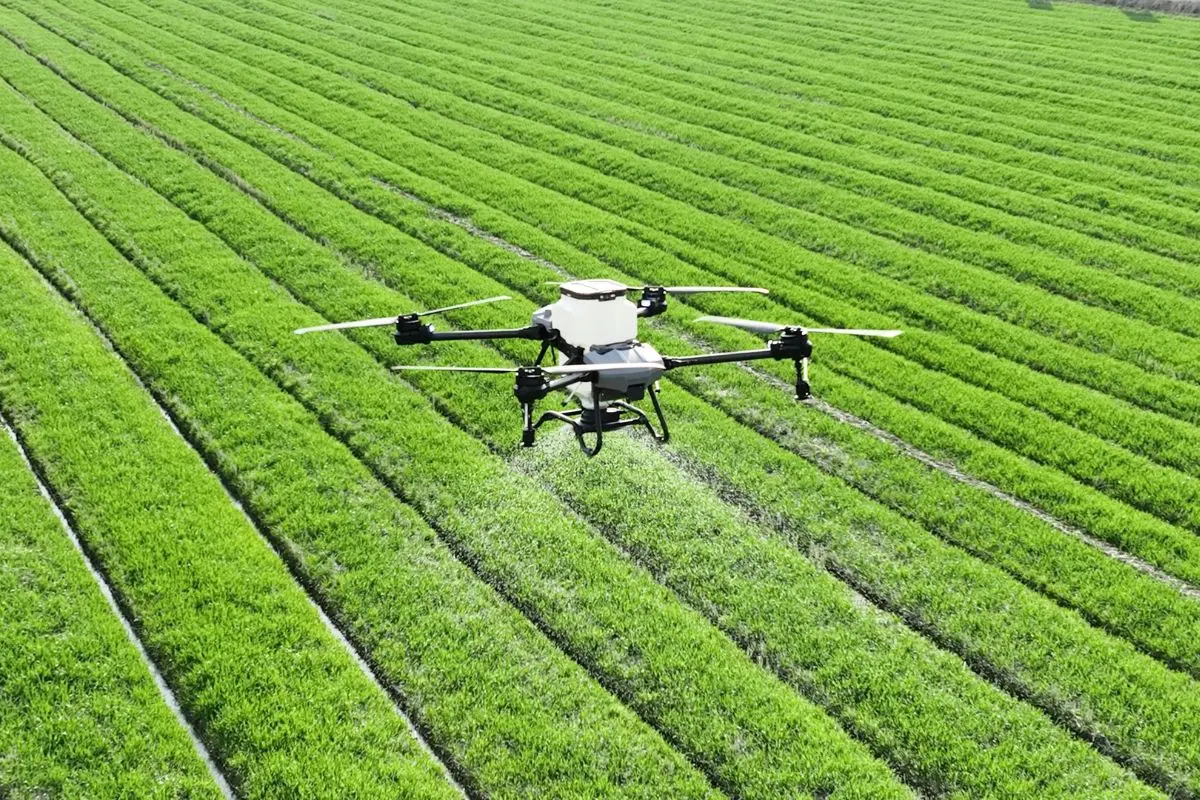 Novas regras para drones organizam os voos de acordo com o nível de risco. (Foto: Unsplash)
