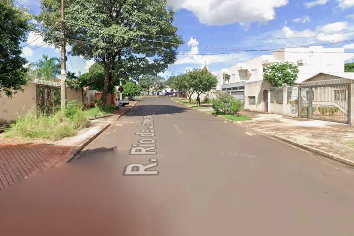 Homem foi morto por disparos de arma de fogo na Rua Rio de Janeiro. (Foto: Reprodução/Maps)