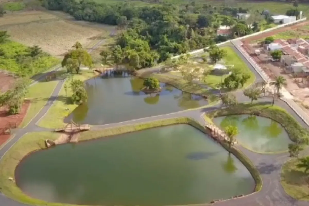 Corpo de adolescente foi encontrado a quase 6 metros de profundidade em lago municipal. - Foto: Instagram/Reprodução