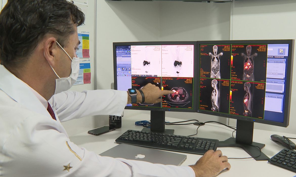 Homens e mulheres, a partir de 45 anos, devem procurar um médico para avaliar o intestino e se prevenirem contra o câncer. (Foto: TV Brasil).