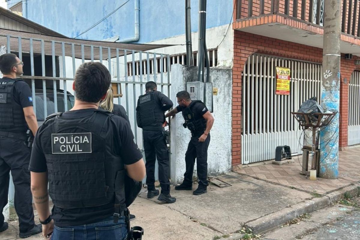 Grupo que aplicava golpes pela internet é alvo de operação em Cuiabá. - Foto: PJC