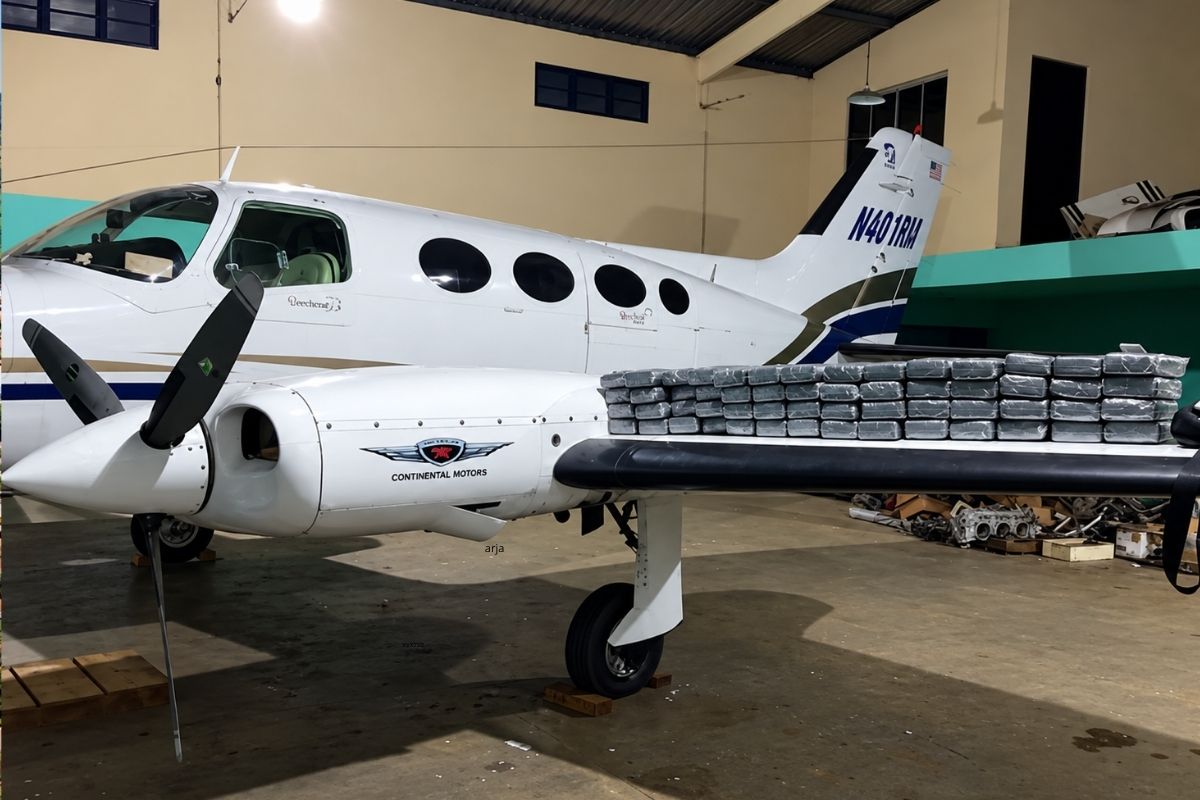Aeronave de prefixo N401NA foi apreendida pela Polícia Federal em Goiânia, em 2017, durante investigação de tráfico internacional de drogas. - Foto: Reprodução/TV Anhanguera