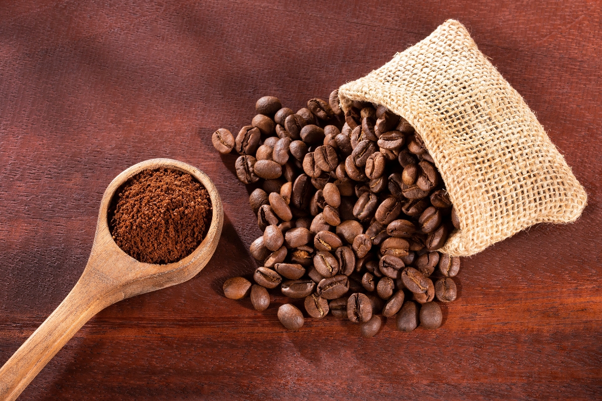 A revisão atinge itens como café, chá, frutas tropicais, sucos, cacau, especiarias, bananas, laranjas, tomates, carne bovina e alguns fertilizantes. - Foto: Reprodução.