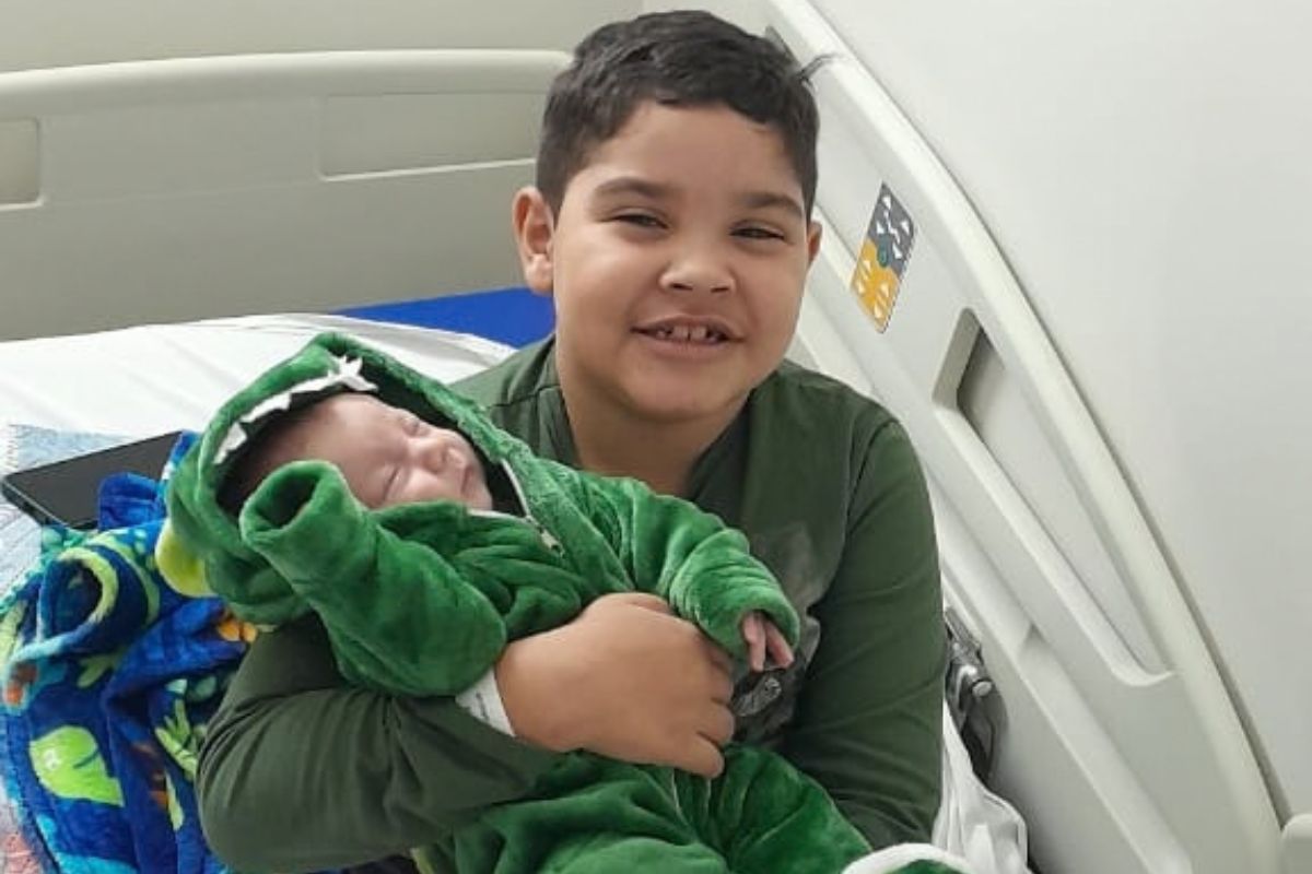 Carinhoso, obediente e sonhador: é assim que a mãe descreve o filho que inspira familiares e amigos com sua força. (Foto: Reprodução)