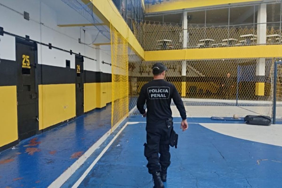 Suposto esquema utilizava a movimentação de marmitas para distribuir materiais ilícitos dentro do presídio. (Foto: Sejusp)