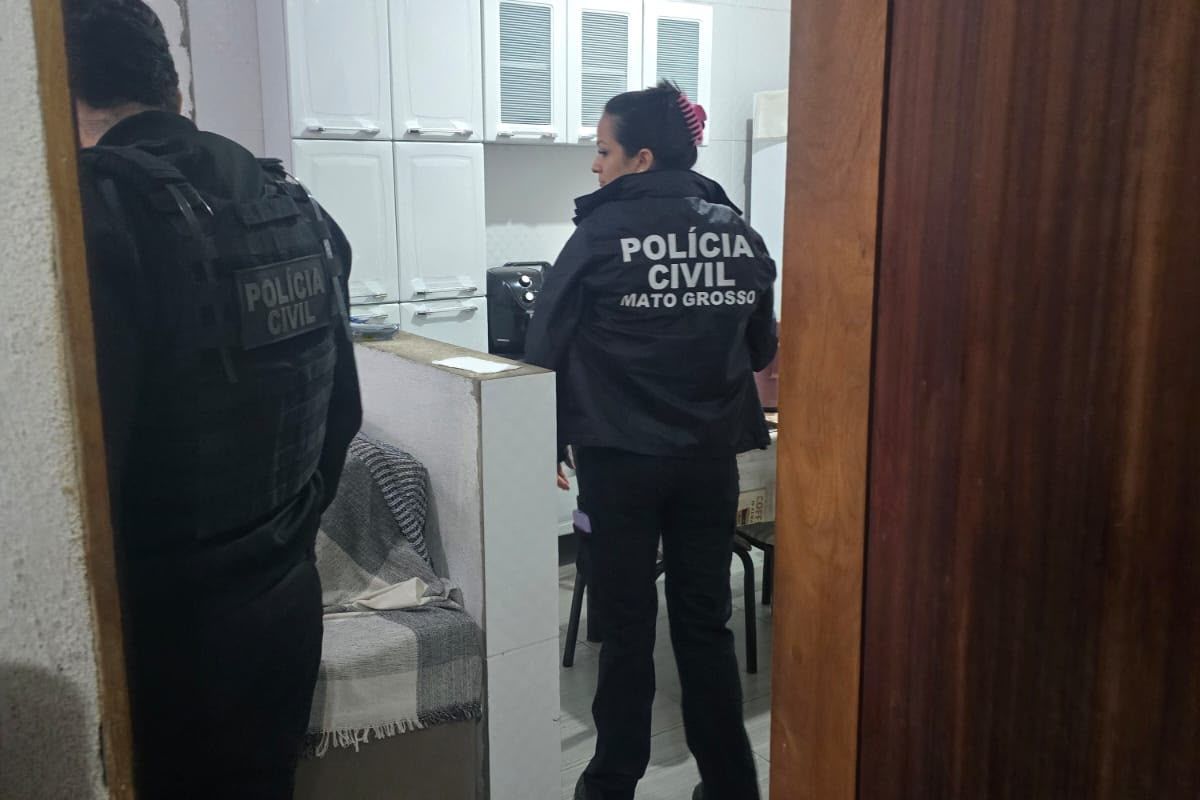 Mulher encontra fotos íntimas em site pornô e polícia investiga caso. - Foto: PJC