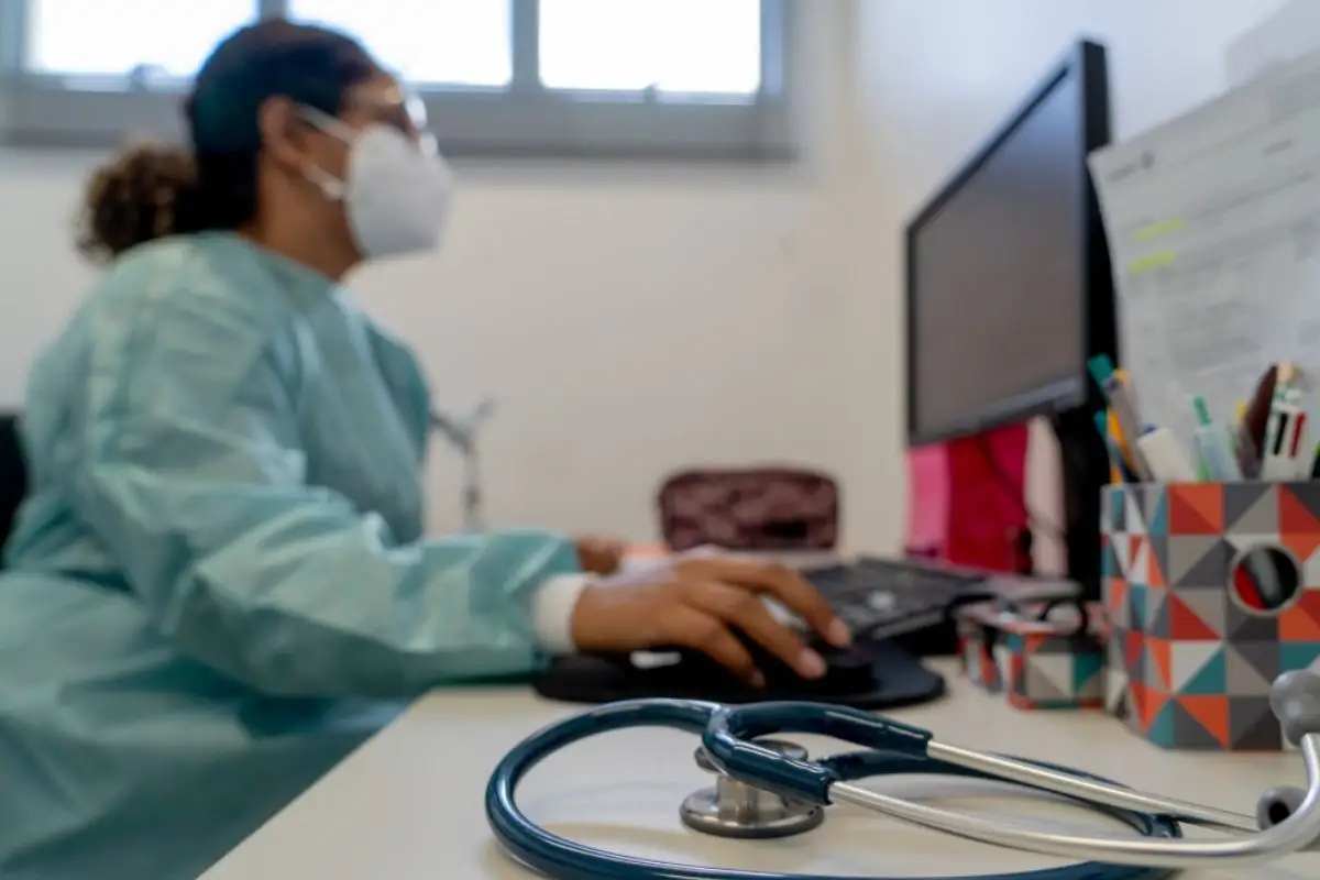 Médico foi procurado para validar o documento e constatou inconsistências que levantaram suspeita de falsidade. (Foto: Governo Federal)