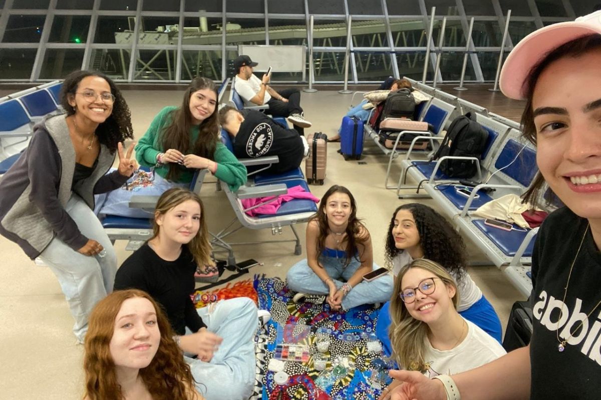 Ana Clara se juntou a outros fãs no Aeroporto de Várzea Grande (Foto: Arquivo Pessoal)