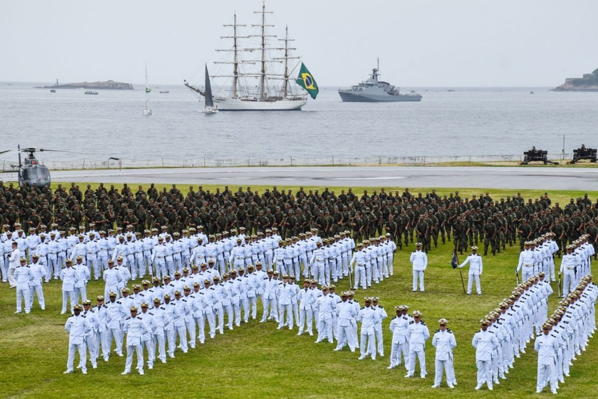 Seleção da Marinha prevê remuneração inicial superior a R$ 9 mil e atuação em diferentes regiões do Brasil. (Foto: Marinha do Brasil)