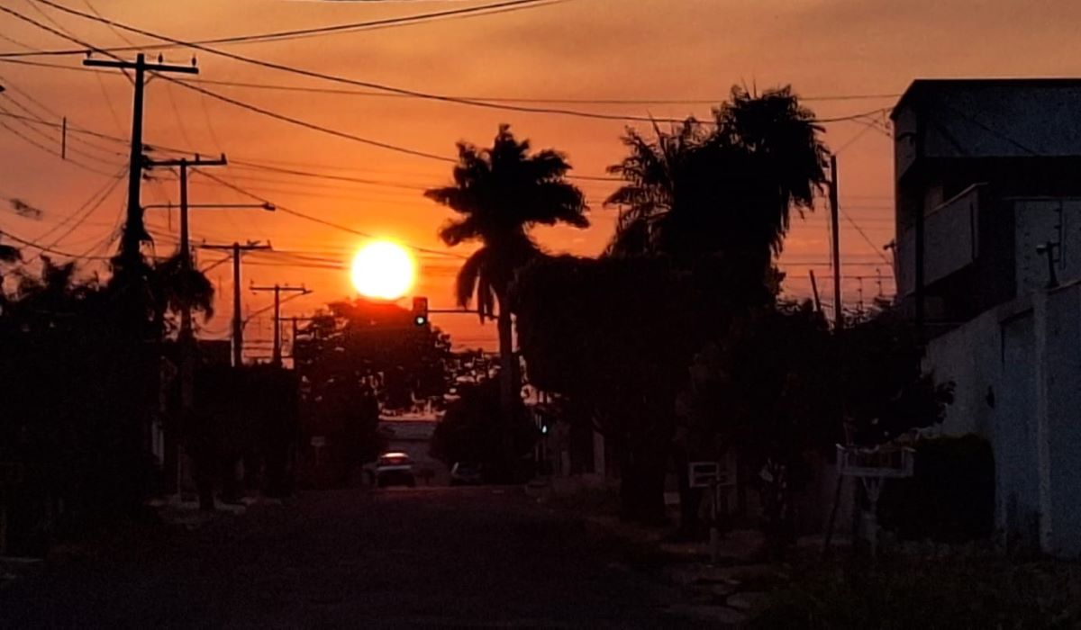 sol, calor, umidade do ar baixa