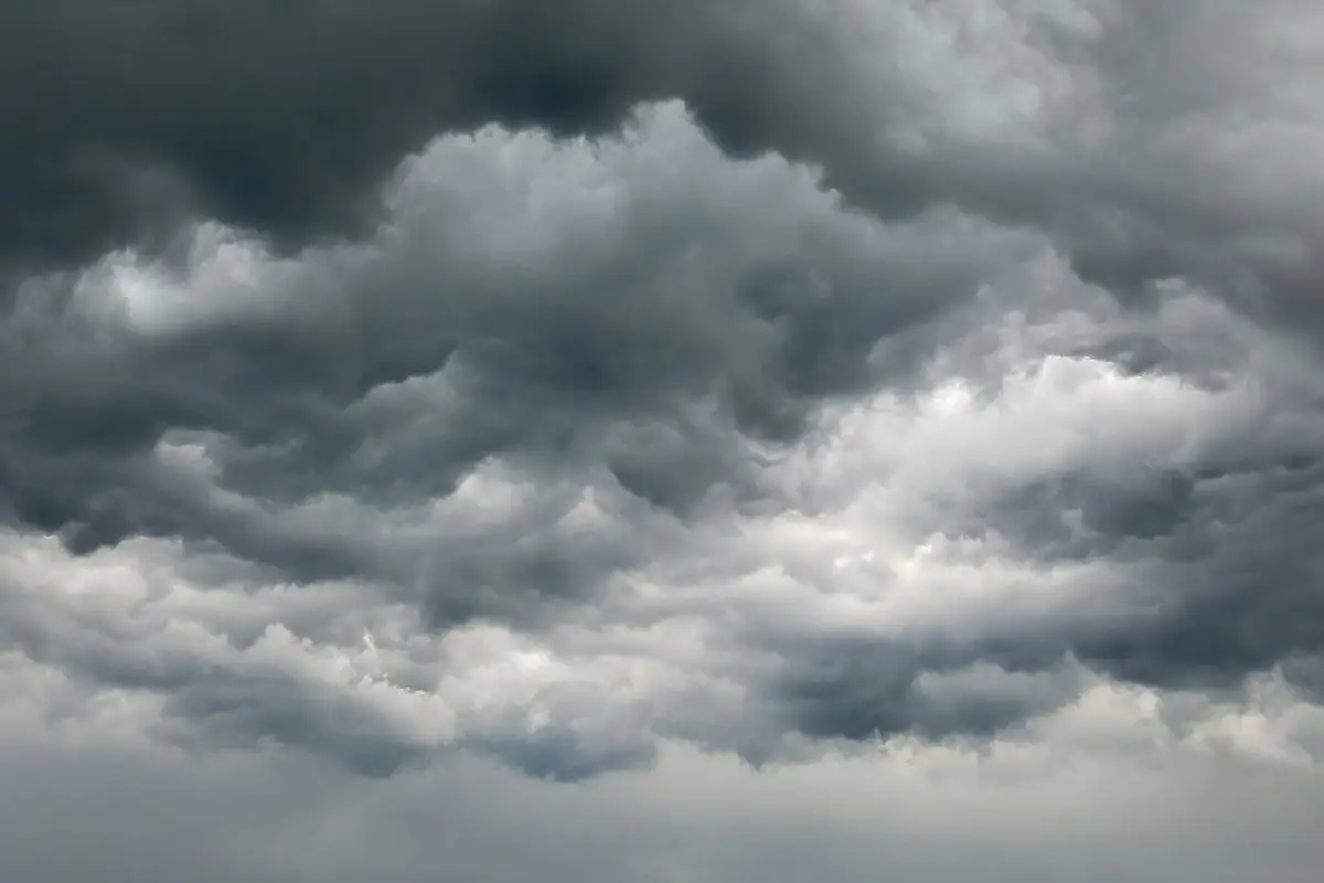 Alerta de tempestade foi emitido pela Defesa Civil. (Foto: Unsplash)